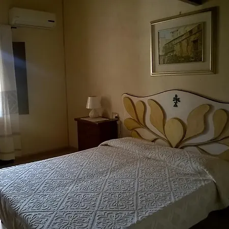 Valle Del Cedrino מלון 2*