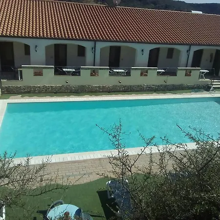 Hotell Valle Del Cedrino