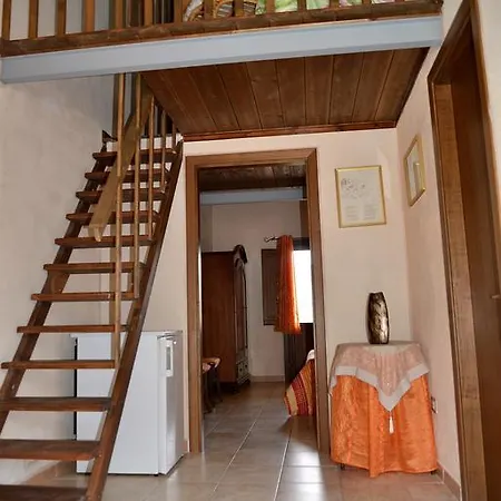 Hotell Valle Del Cedrino 2*